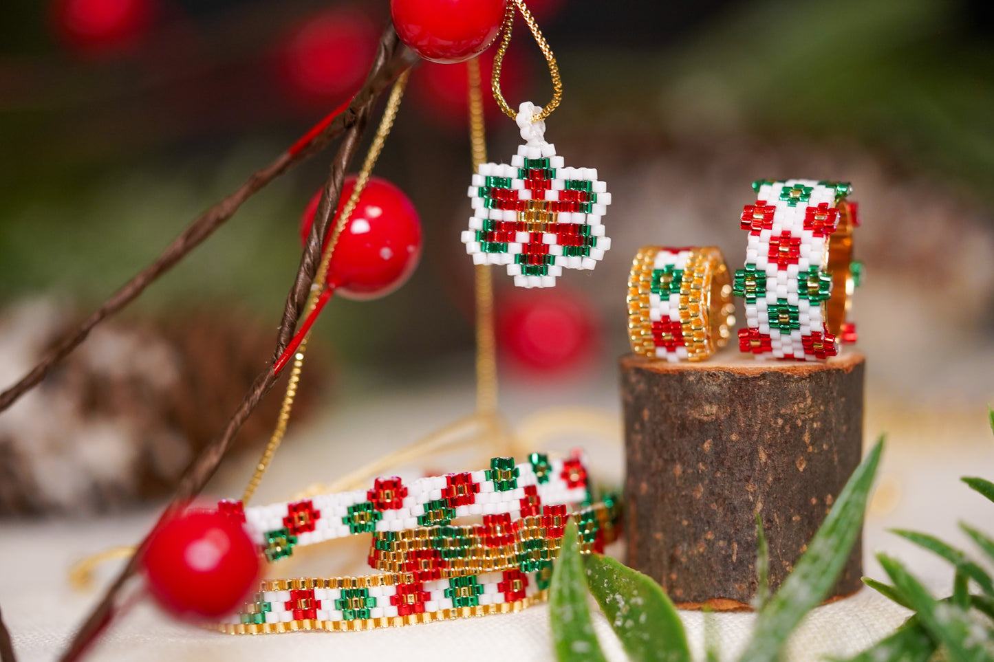 ❤️🎄NEW🎄❤️ Sound of Flowers Christmas Beaded Ring  ✨
