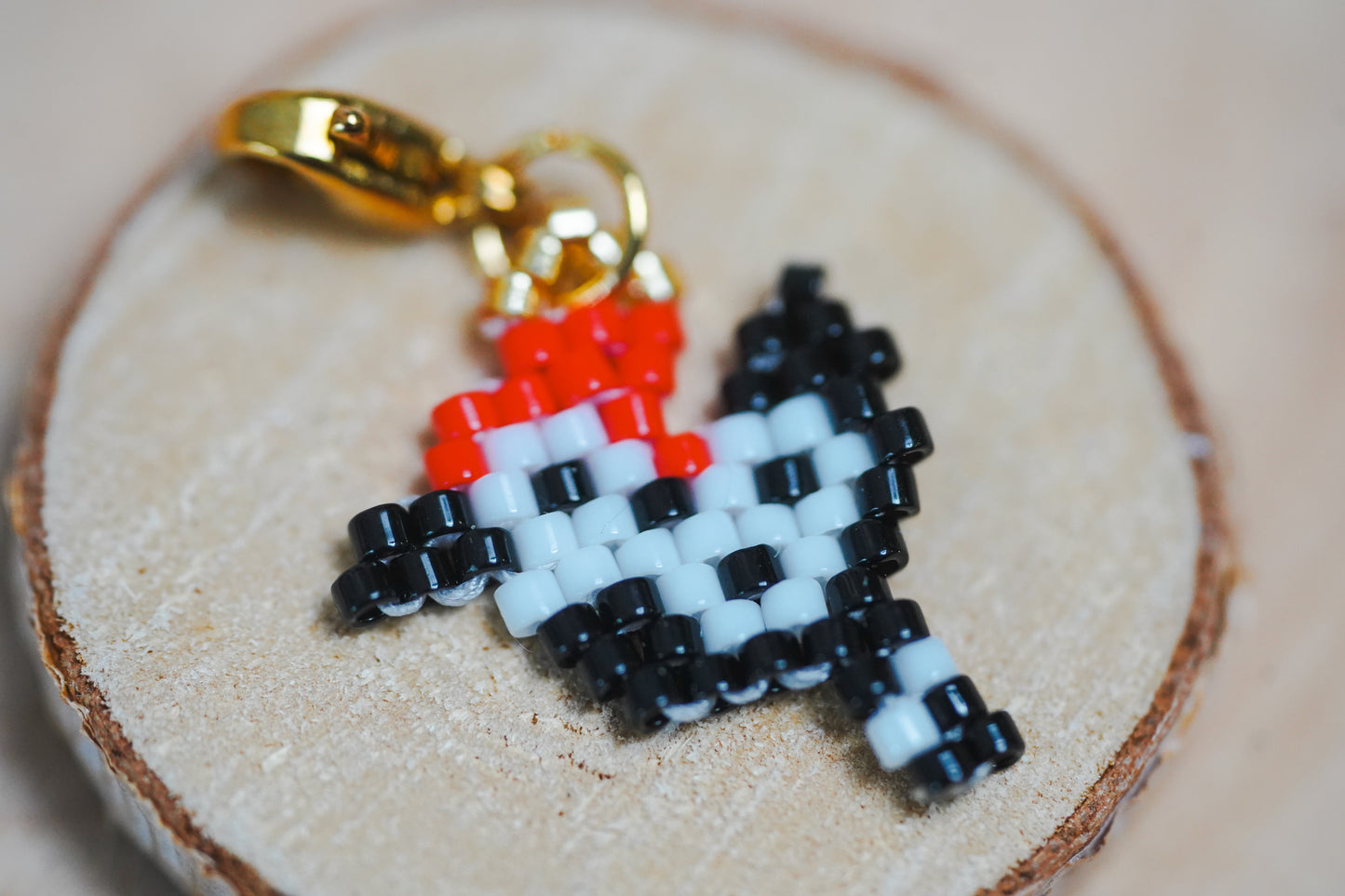 🌟 NEW✨BEADED CHARMS ♥️ BIRDS OF CANADA (Mini) ✨ Woodpecker