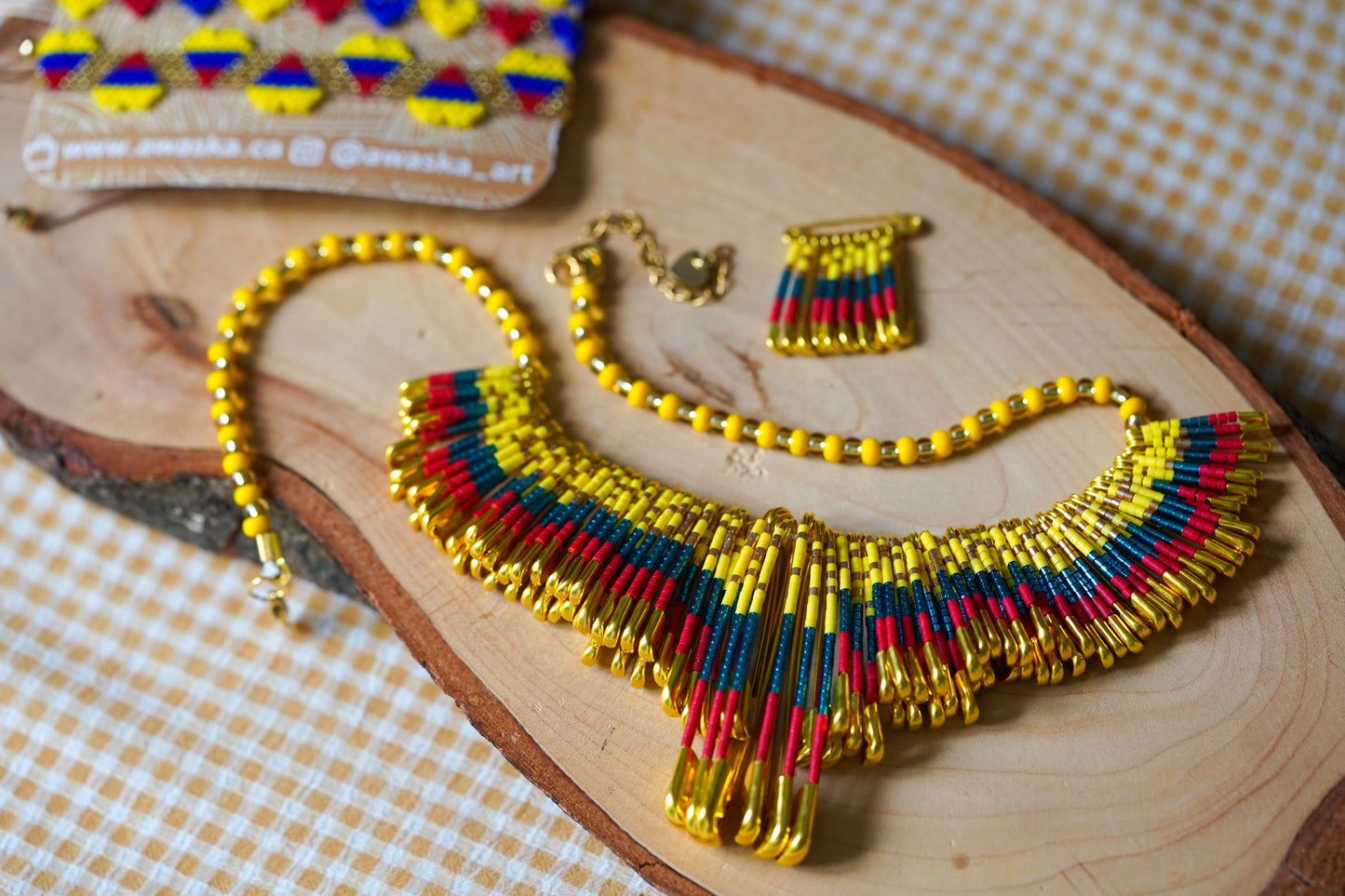 NEW 💛💙♥️⚽ Colombia Condor Spirit Beaded Necklace 🇨🇴✨