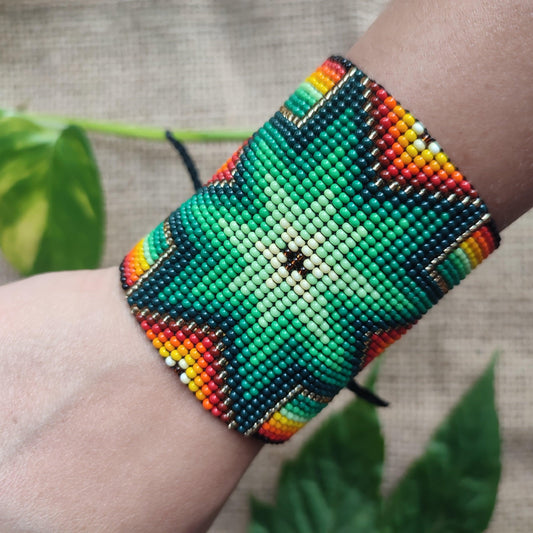 🧡✴🌠🌌 "Portal Star" Beaded Bracelet - Green ✴🌠🌌 - Awaska