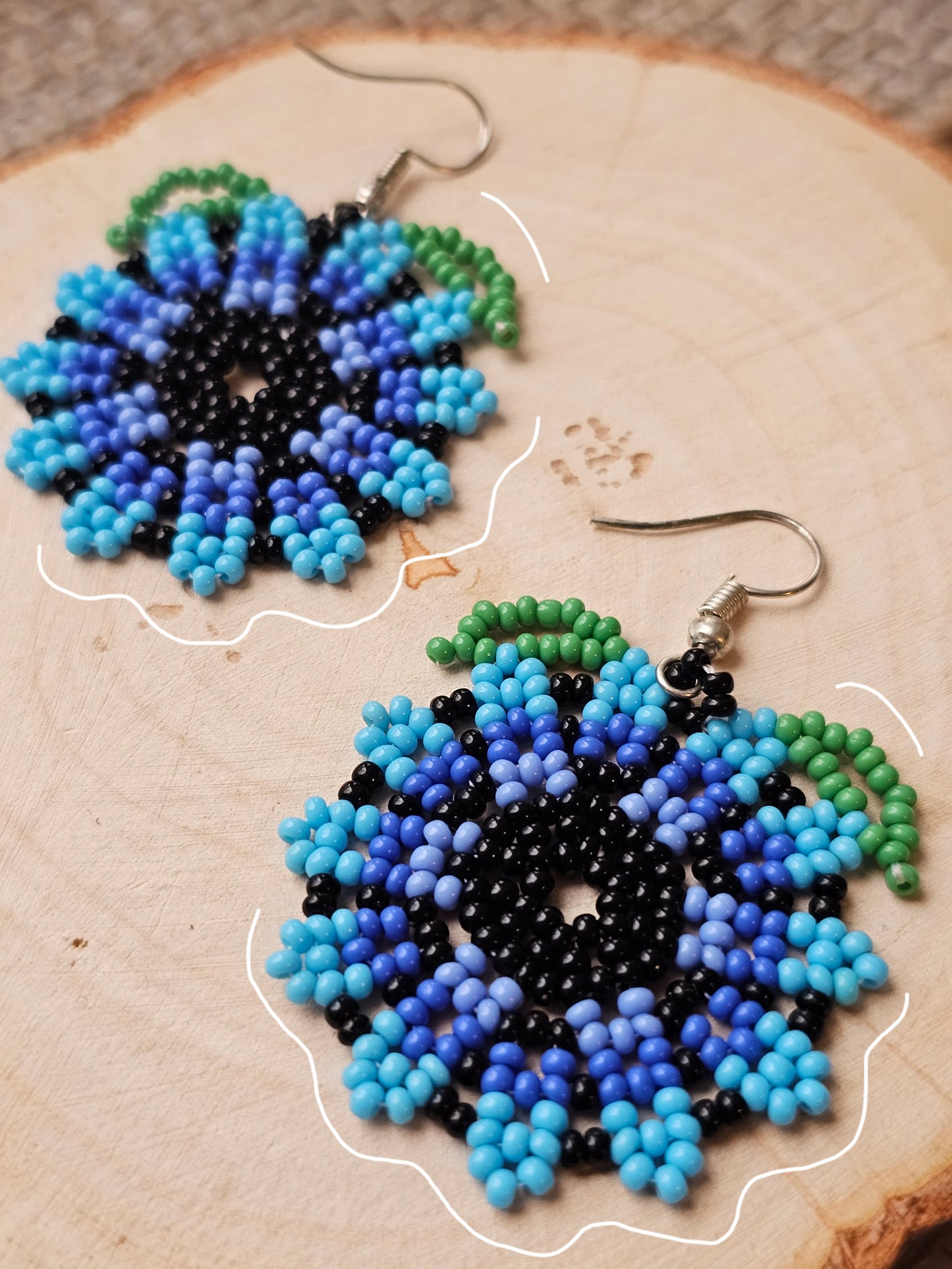 💠✨WINTER SPRING BEADED EARRINGS ✨💙 - Awaska