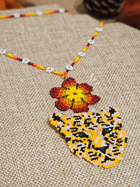 ✨🍁NEW🍁✨Autumn Jaguar Beaded Necklace 🐆✨